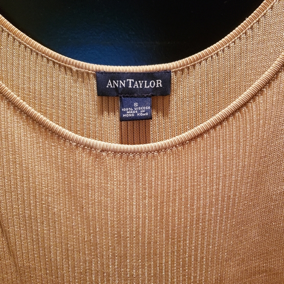 Tank Tops - Picture 3 of 4